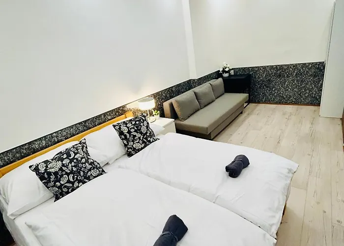 Modern Spacious In Center Praha
