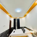 Modern Spacious In Center 布拉格
