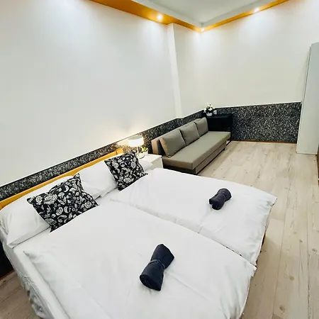 Modern Spacious In Center 布拉格