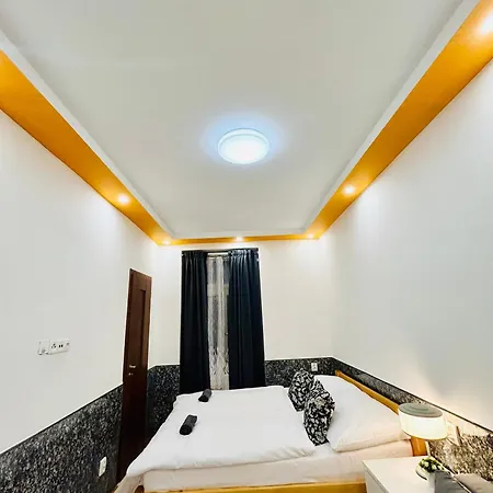 Modern Spacious In Center Prag