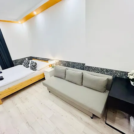 Modern Spacious In Center شقة براغ